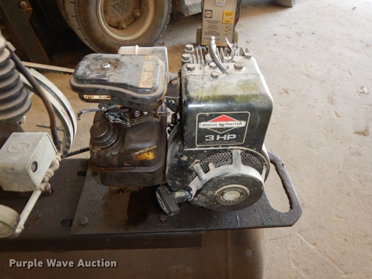 image for item FG9524 Gardner Denver ACB1010  air compressor