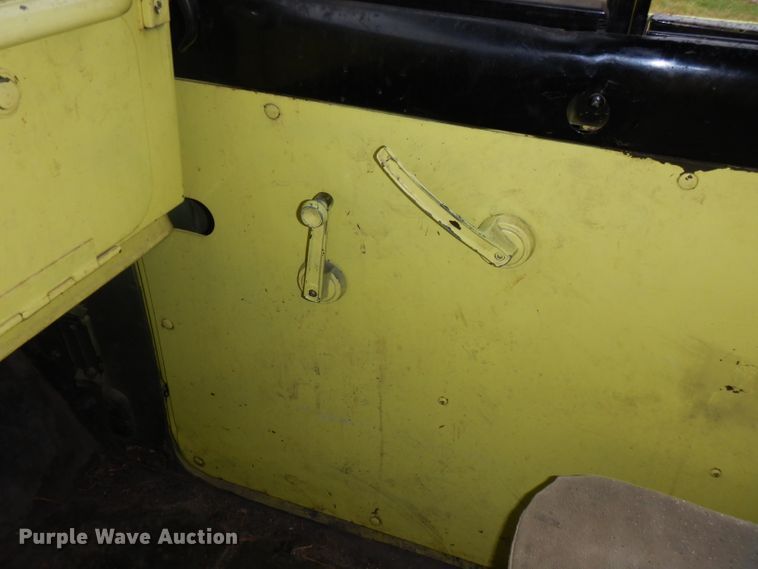 image for item FR9047 1968 Kaiser Jeep 3521  brush fire truck