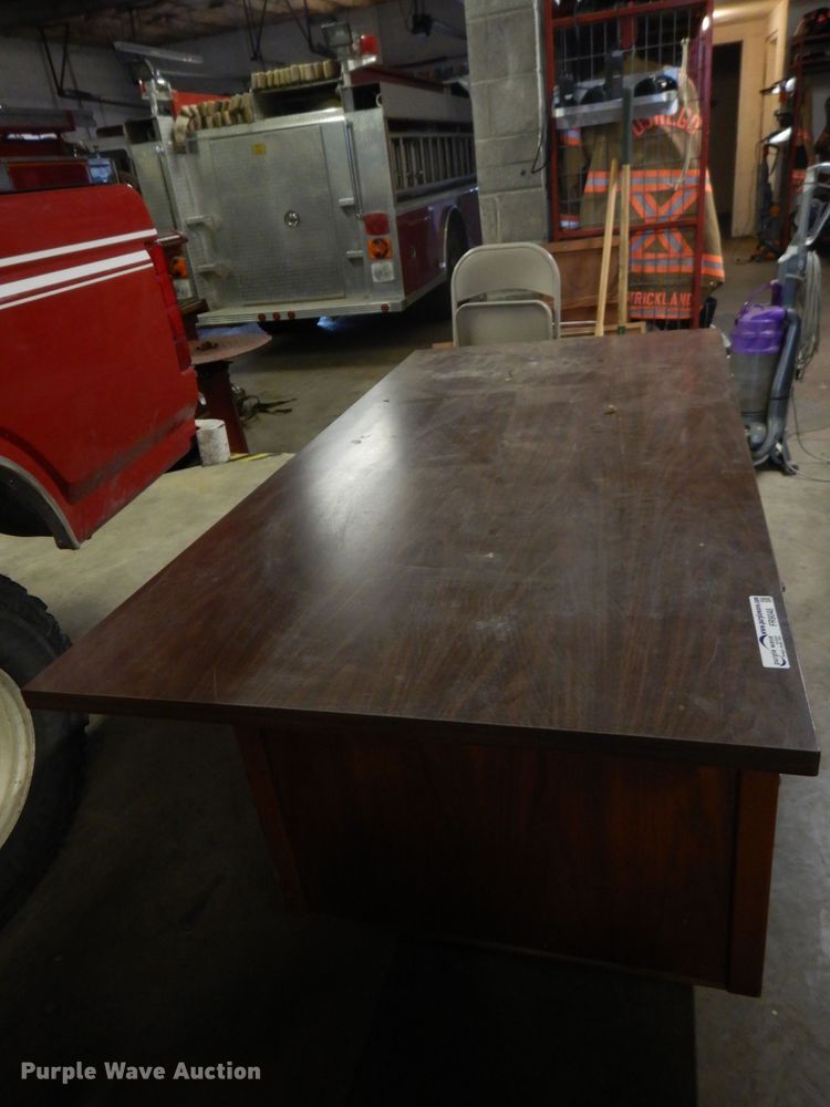 image for item FR9048 Wood desk