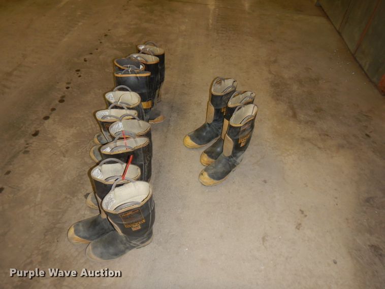 image for item FR9052 (6) pairs of rubber boots