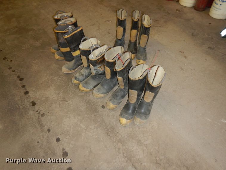 image for item FR9052 (6) pairs of rubber boots