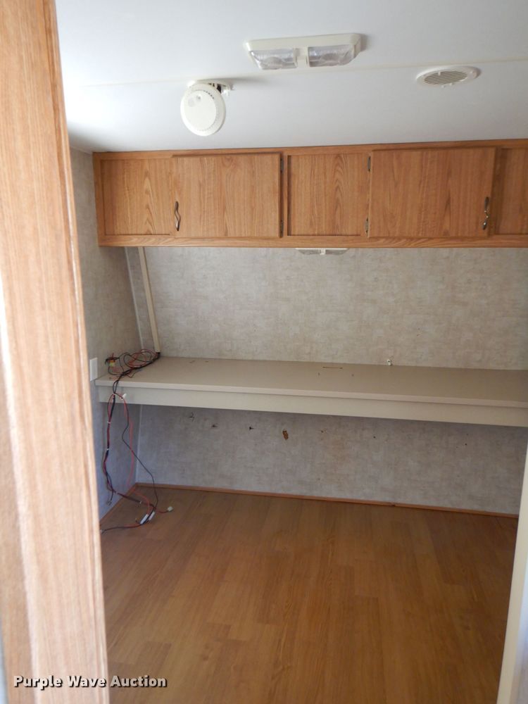 image for item FR9102 2006 Fleetwood  camper