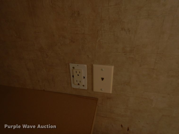 image for item FR9102 2006 Fleetwood  camper