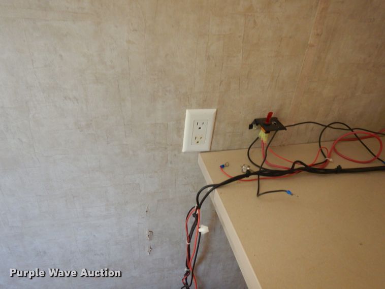 image for item FR9102 2006 Fleetwood  camper