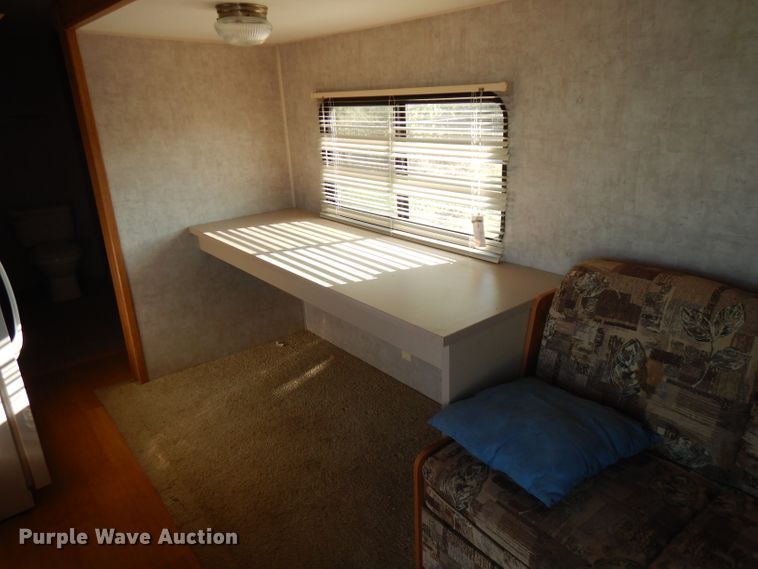 image for item FR9102 2006 Fleetwood  camper
