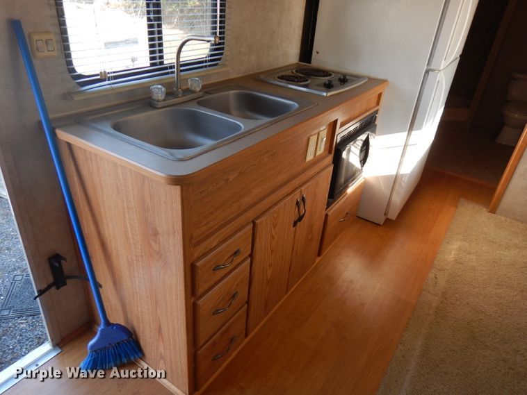 image for item FR9102 2006 Fleetwood  camper