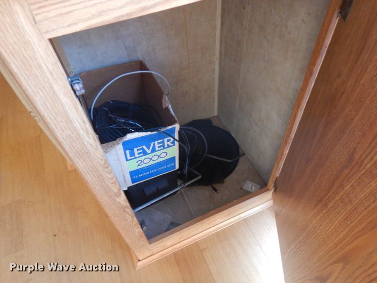 image for item FR9102 2006 Fleetwood  camper