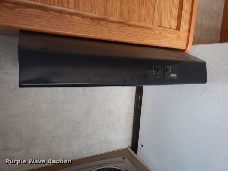 image for item FR9102 2006 Fleetwood  camper