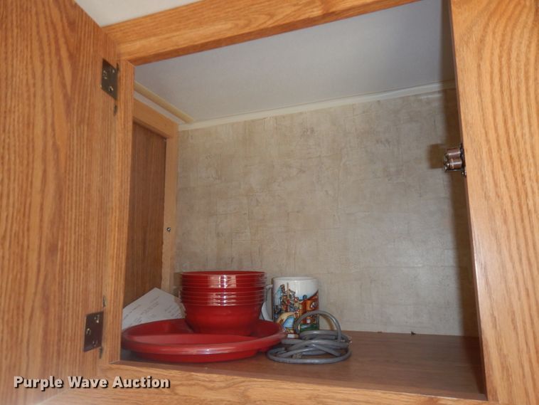 image for item FR9102 2006 Fleetwood  camper