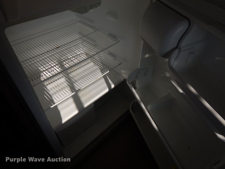 image for item FR9102 2006 Fleetwood  camper