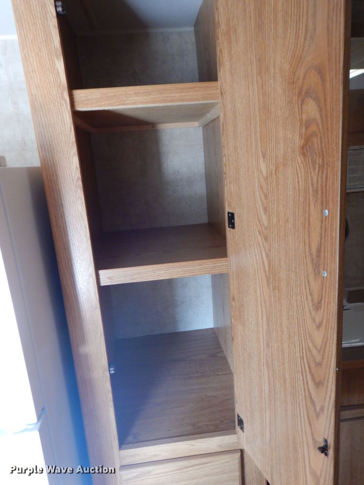 image for item FR9102 2006 Fleetwood  camper