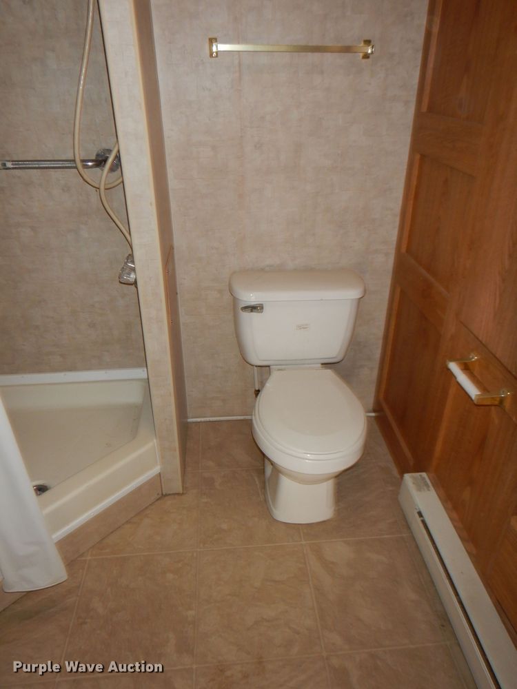 image for item FR9102 2006 Fleetwood  camper