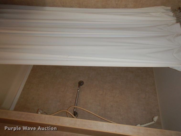 image for item FR9102 2006 Fleetwood  camper