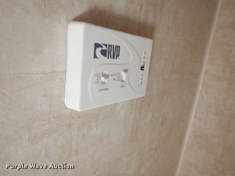 image for item FR9102 2006 Fleetwood  camper