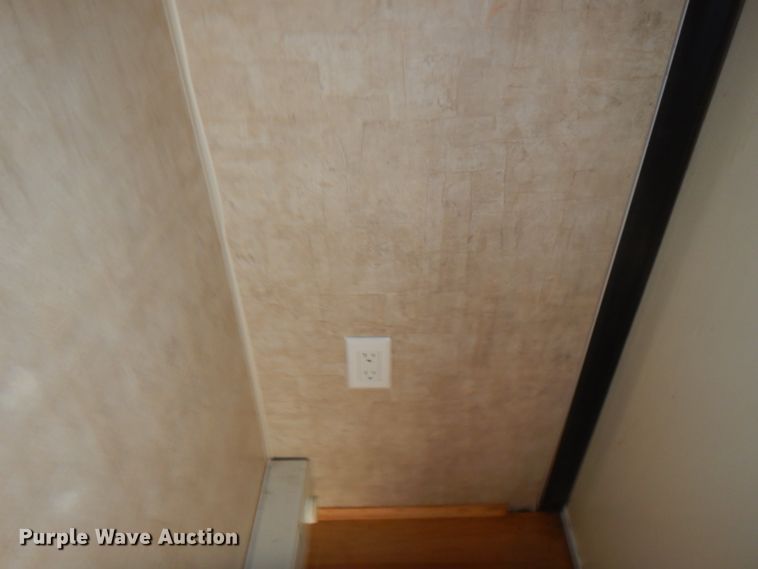 image for item FR9102 2006 Fleetwood  camper