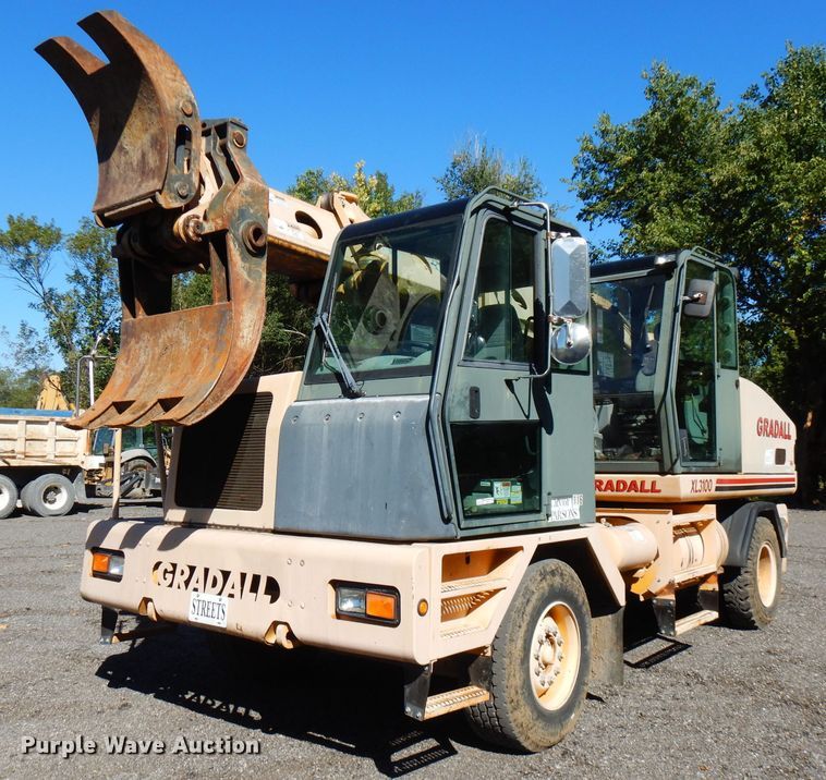 image for item FR9118 2002 Gradall XL3100  rubber tired excavator