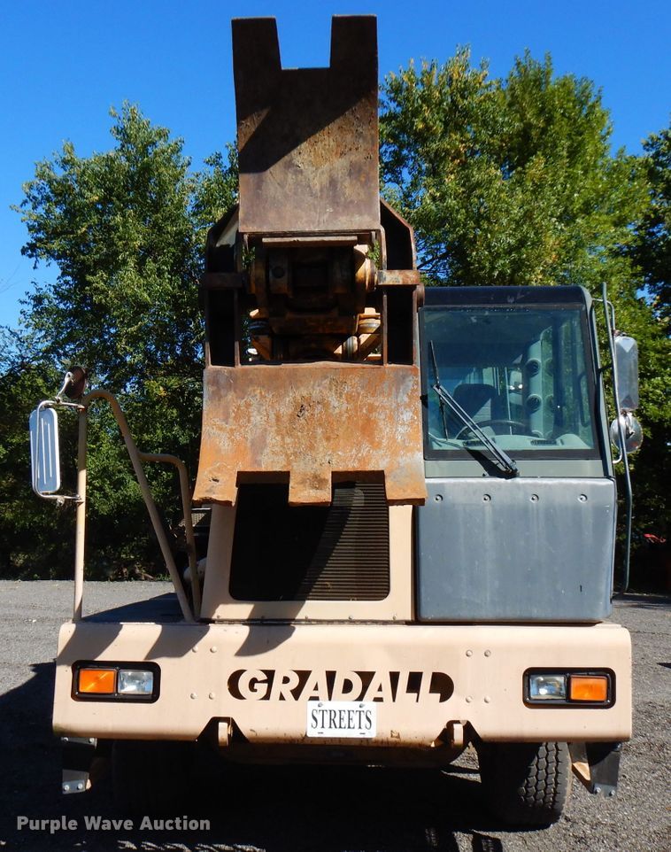 image for item FR9118 2002 Gradall XL3100  rubber tired excavator