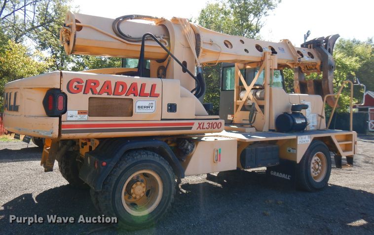 image for item FR9118 2002 Gradall XL3100  rubber tired excavator