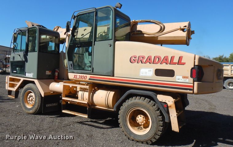 image for item FR9118 2002 Gradall XL3100  rubber tired excavator