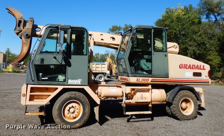 image for item FR9118 2002 Gradall XL3100  rubber tired excavator