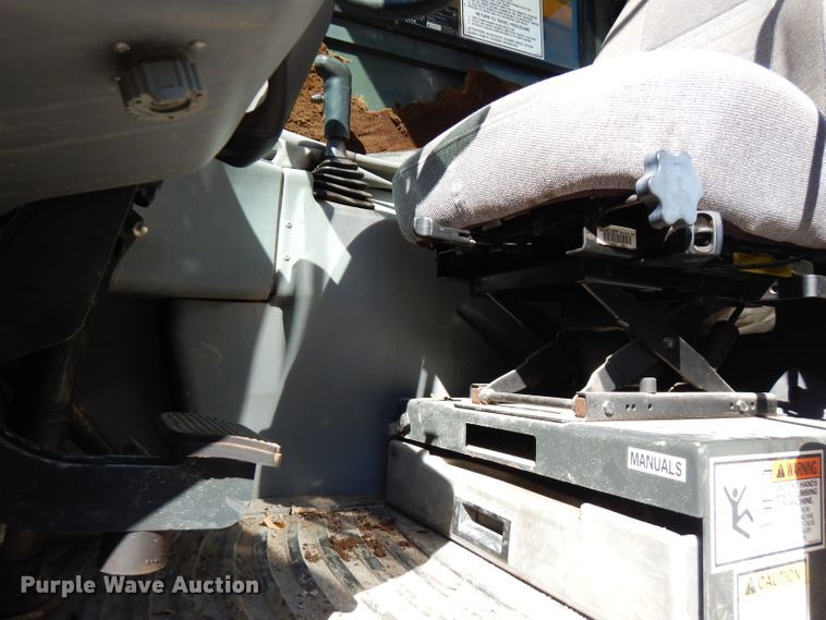 image for item FR9118 2002 Gradall XL3100  rubber tired excavator