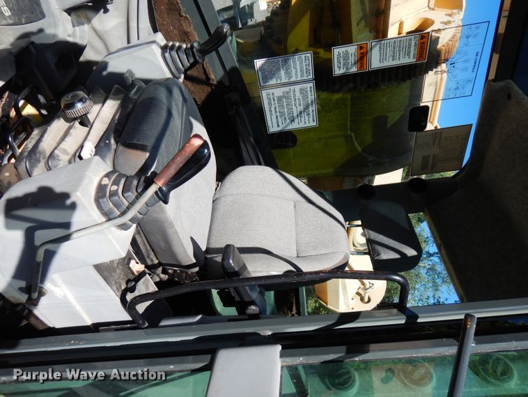 image for item FR9118 2002 Gradall XL3100  rubber tired excavator