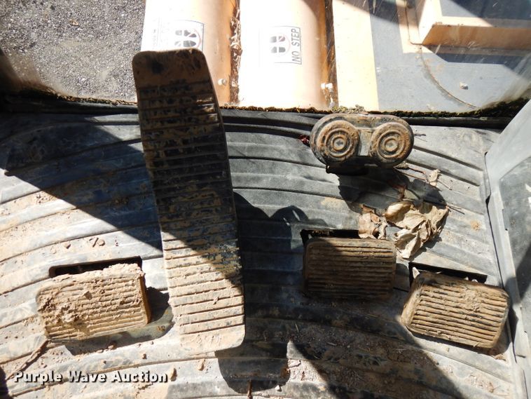 image for item FR9118 2002 Gradall XL3100  rubber tired excavator