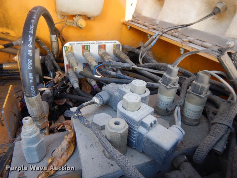 image for item FR9118 2002 Gradall XL3100  rubber tired excavator