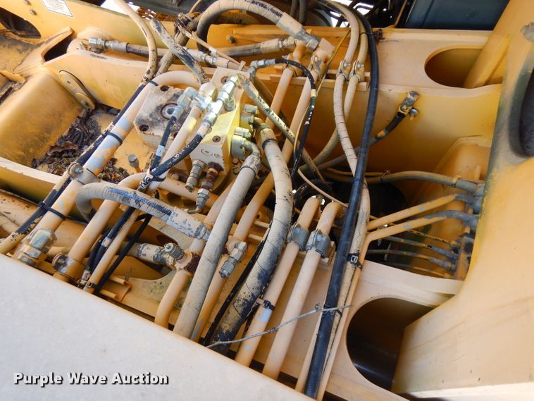 image for item FR9118 2002 Gradall XL3100  rubber tired excavator