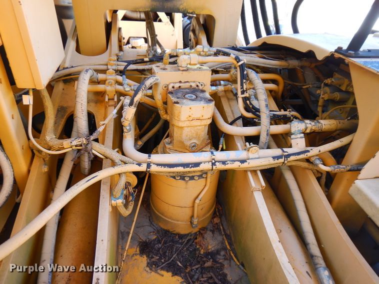 image for item FR9118 2002 Gradall XL3100  rubber tired excavator