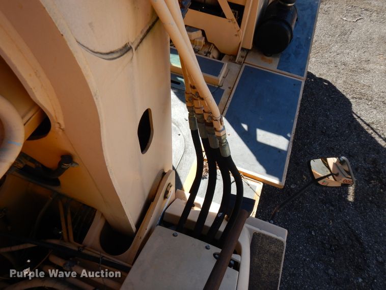 image for item FR9118 2002 Gradall XL3100  rubber tired excavator