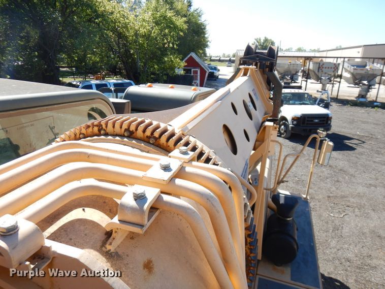 image for item FR9118 2002 Gradall XL3100  rubber tired excavator