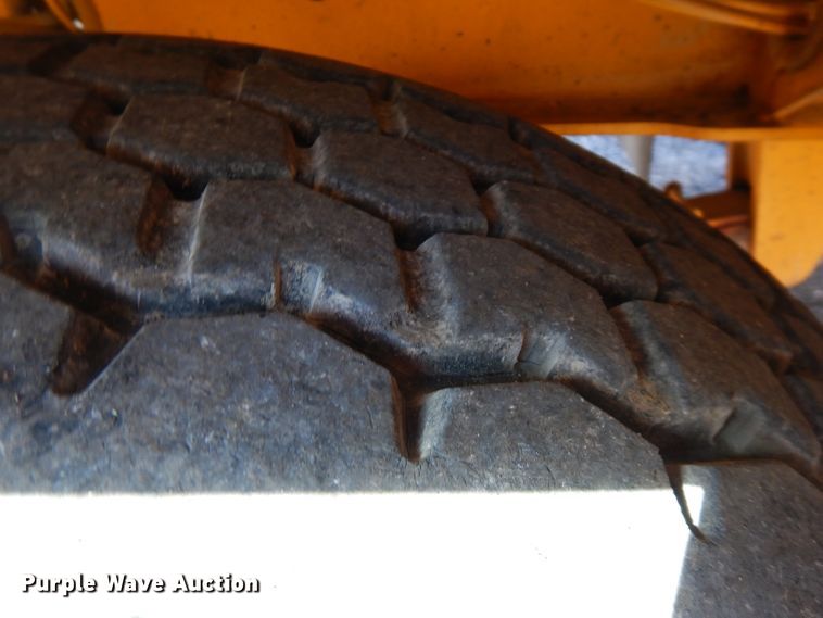 image for item FR9118 2002 Gradall XL3100  rubber tired excavator