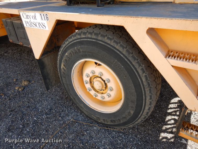 image for item FR9118 2002 Gradall XL3100  rubber tired excavator