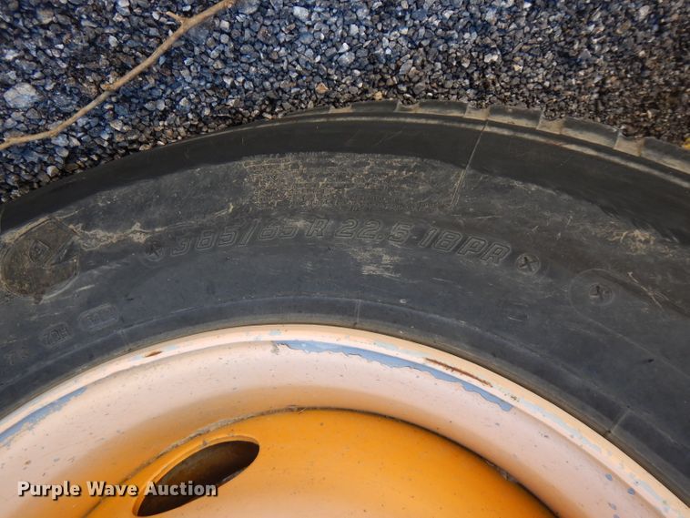 image for item FR9118 2002 Gradall XL3100  rubber tired excavator