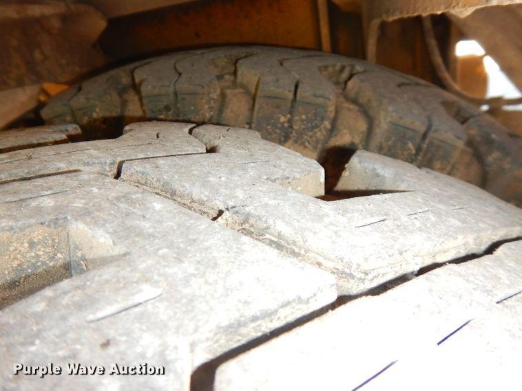 image for item FR9118 2002 Gradall XL3100  rubber tired excavator