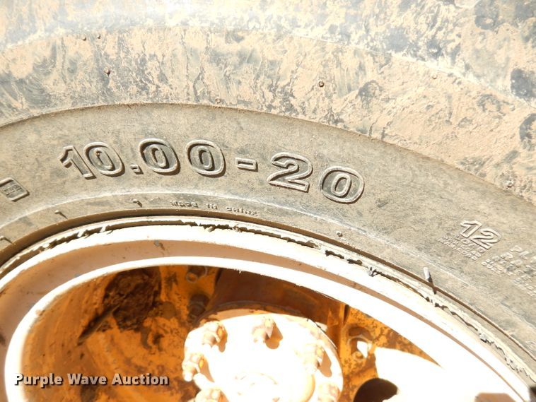 image for item FR9118 2002 Gradall XL3100  rubber tired excavator