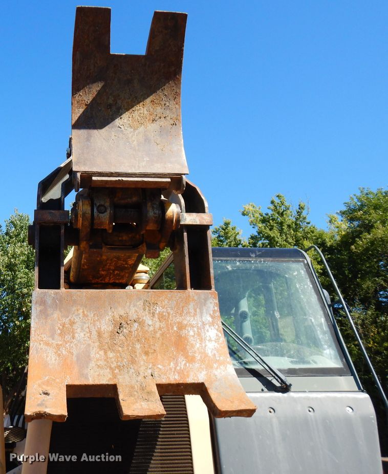 image for item FR9118 2002 Gradall XL3100  rubber tired excavator