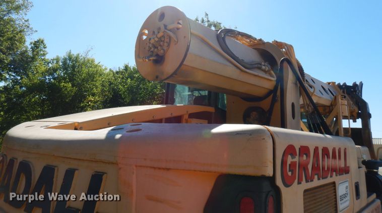 image for item FR9118 2002 Gradall XL3100  rubber tired excavator