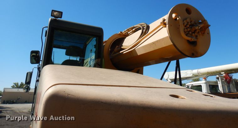 image for item FR9118 2002 Gradall XL3100  rubber tired excavator