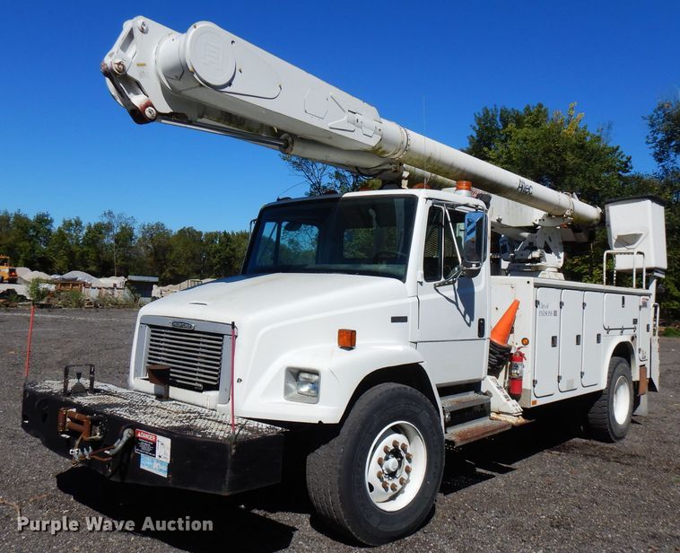 image for item FR9120 1999 Freightliner FL80  bucket truck