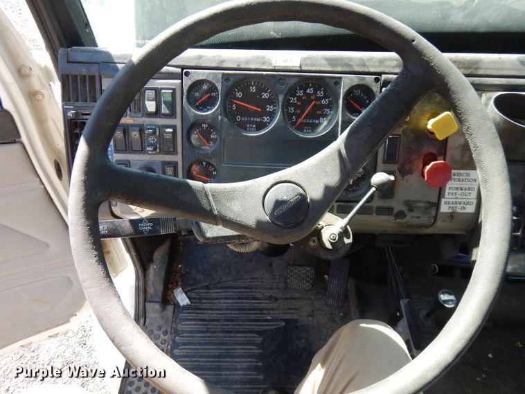 image for item FR9120 1999 Freightliner FL80  bucket truck