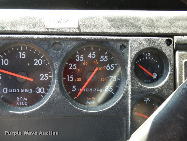 image for item FR9120 1999 Freightliner FL80  bucket truck