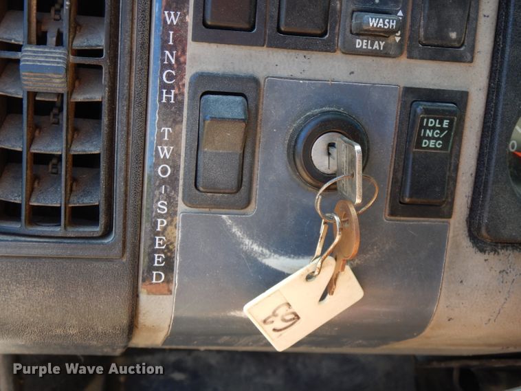 image for item FR9120 1999 Freightliner FL80  bucket truck