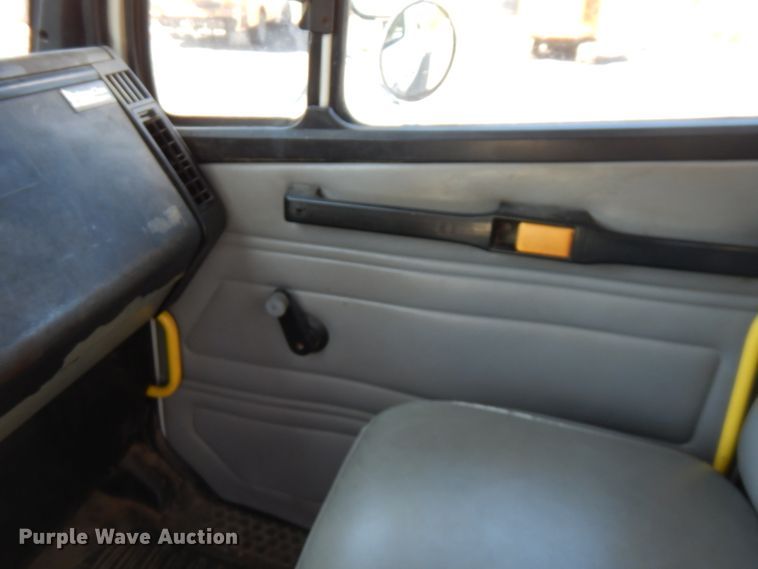 image for item FR9120 1999 Freightliner FL80  bucket truck