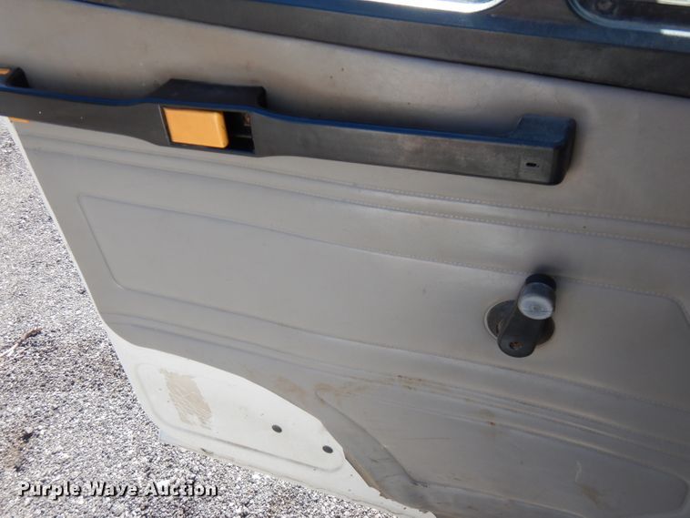 image for item FR9120 1999 Freightliner FL80  bucket truck