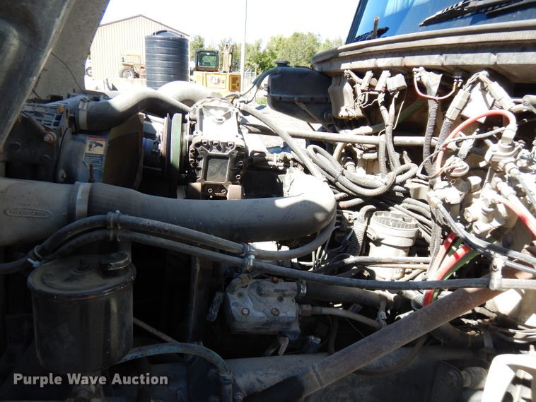 image for item FR9120 1999 Freightliner FL80  bucket truck