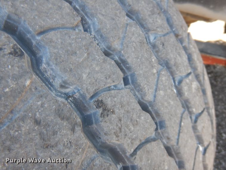 image for item FR9120 1999 Freightliner FL80  bucket truck