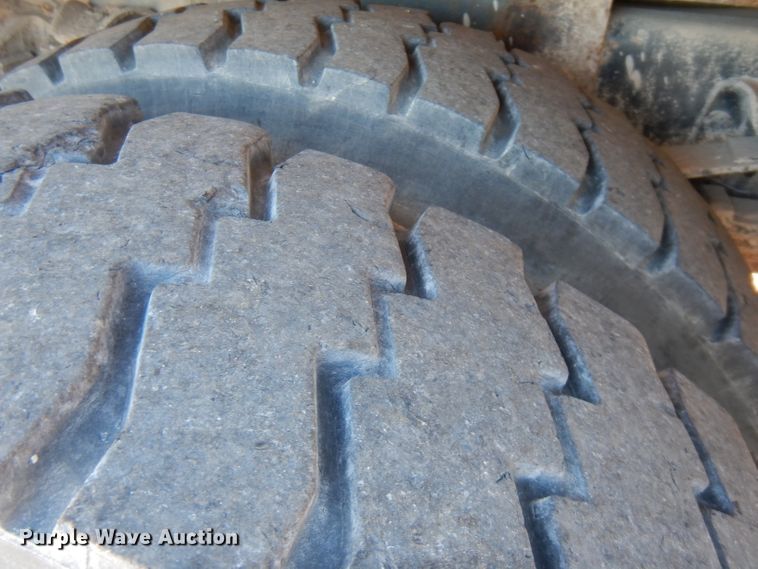 image for item FR9120 1999 Freightliner FL80  bucket truck