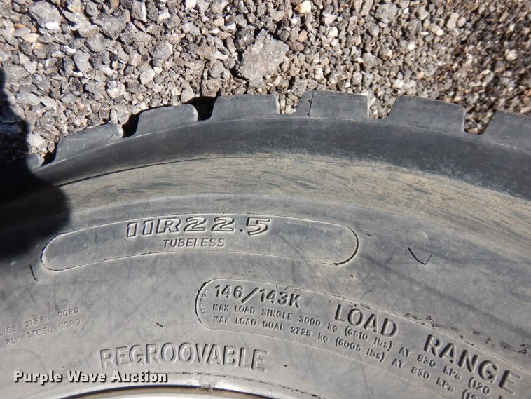 image for item FR9120 1999 Freightliner FL80  bucket truck